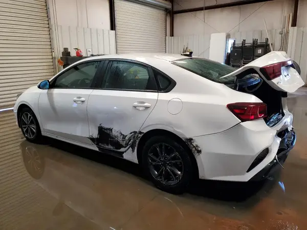 3KPF24AD7PE600206 2023 KIA FORTE - Image 2