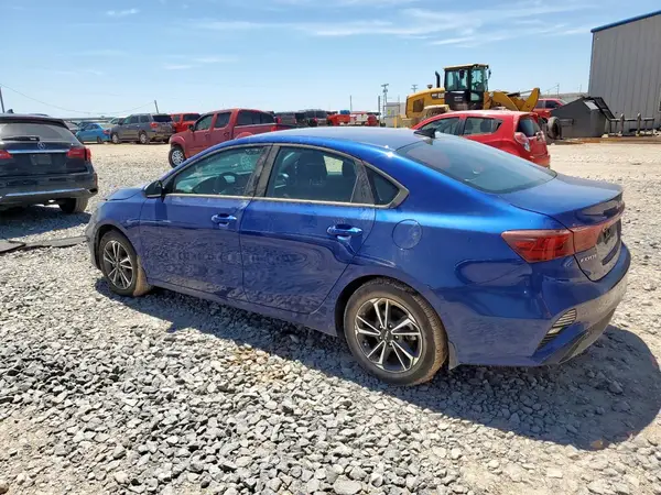 3KPF24AD7PE600237 2023 KIA FORTE - Image 2
