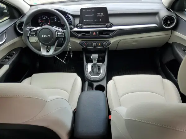3KPF24AD7PE600318 2023 KIA FORTE - Image 8