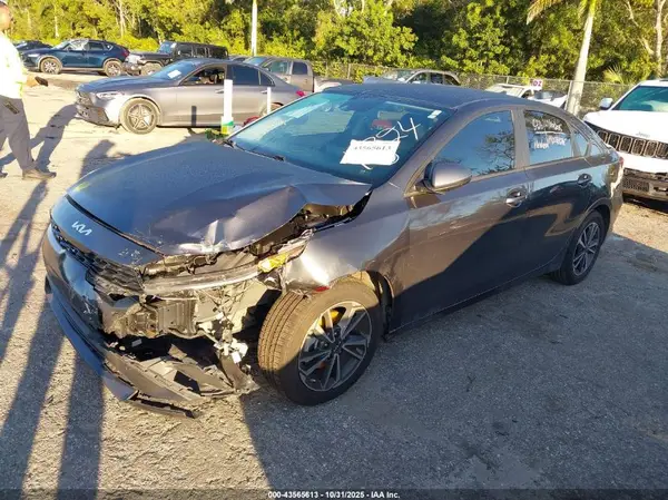 3KPF24AD7PE601324 2023 KIA FORTE - Image 2