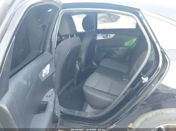 3KPF24AD7PE603414 2023 KIA FORTE - Image 8
