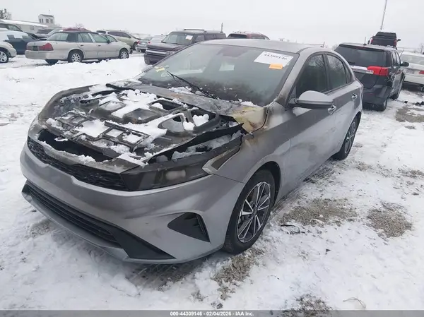 3KPF24AD7PE605129 2023 KIA FORTE - Image 2