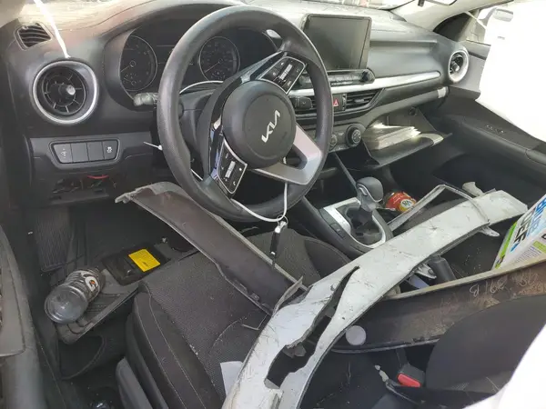 3KPF24AD7PE605602 2023 KIA FORTE - Image 8