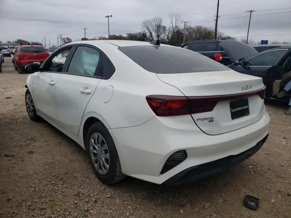 3KPF24AD7PE606913 2023 KIA FORTE - Image 2