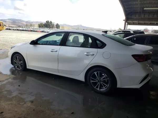 3KPF24AD7PE607043 2023 KIA FORTE - Image 2
