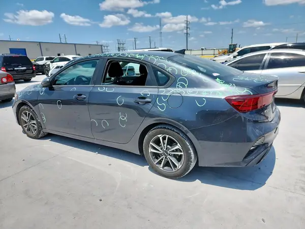 3KPF24AD7PE607141 2023 KIA FORTE - Image 2