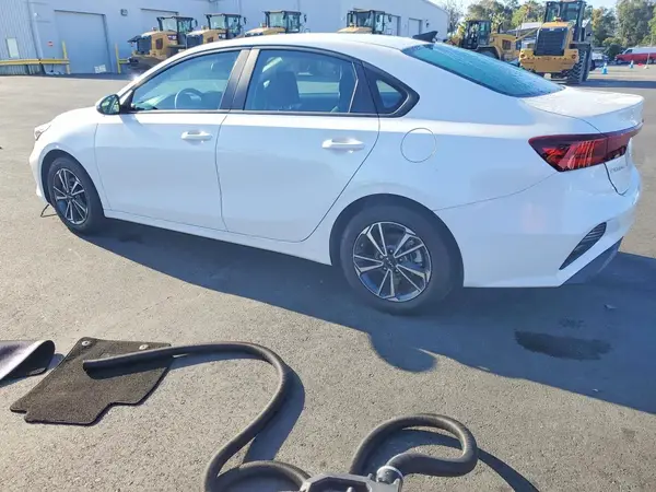 3KPF24AD7PE608208 2023 KIA FORTE - Image 2