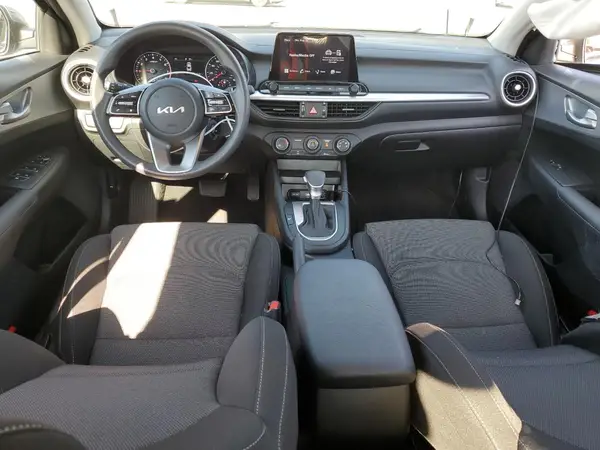 3KPF24AD7PE609262 2023 KIA FORTE - Image 8