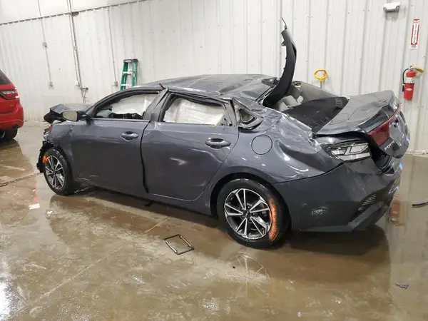 3KPF24AD7PE609889 2023 KIA FORTE - Image 2