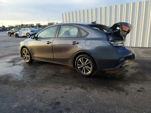 3KPF24AD7PE613795 2023 KIA FORTE - Image 2