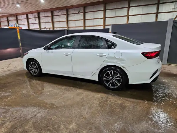 3KPF24AD7PE615157 2023 KIA FORTE - Image 2