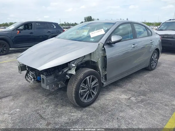 3KPF24AD7PE615904 2023 KIA FORTE - Image 2