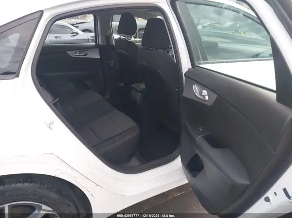 3KPF24AD7PE618110 2023 KIA FORTE - Image 8