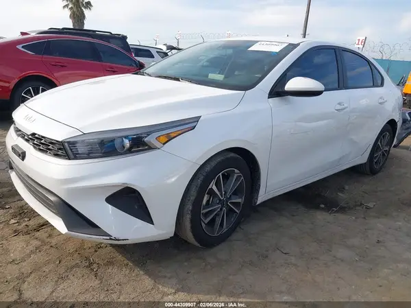 3KPF24AD7PE618141 2023 KIA FORTE - Image 2