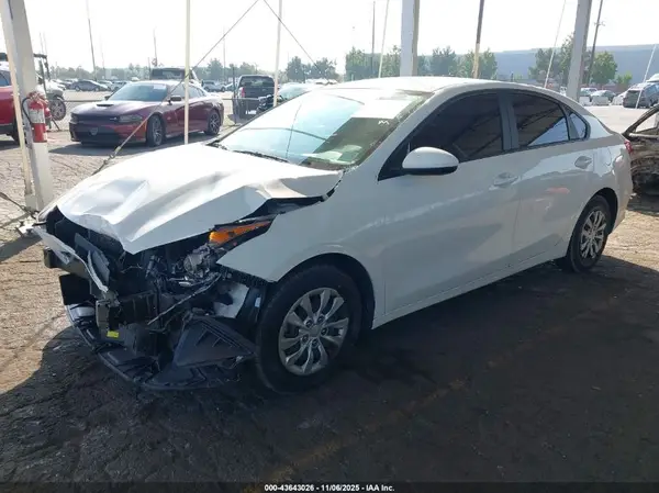 3KPF24AD7PE620374 2023 KIA FORTE - Image 2