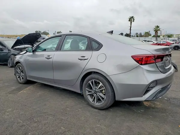 3KPF24AD7PE621265 2023 KIA FORTE - Image 2