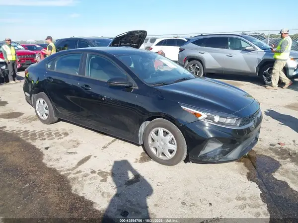 3KPF24AD7PE621850 2023 KIA FORTE - Image 1