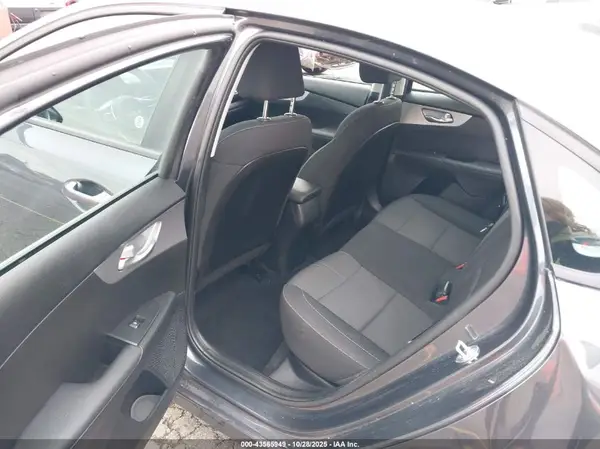 3KPF24AD7PE622223 2023 KIA FORTE - Image 8