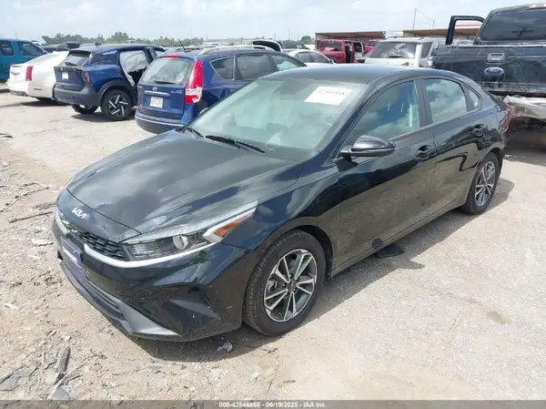 3KPF24AD7PE622528 2023 KIA FORTE - Image 2