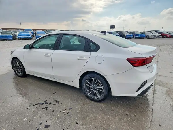 3KPF24AD7PE623789 2023 KIA FORTE - Image 2