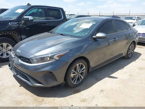 3KPF24AD7PE623985 2023 KIA FORTE - Image 2