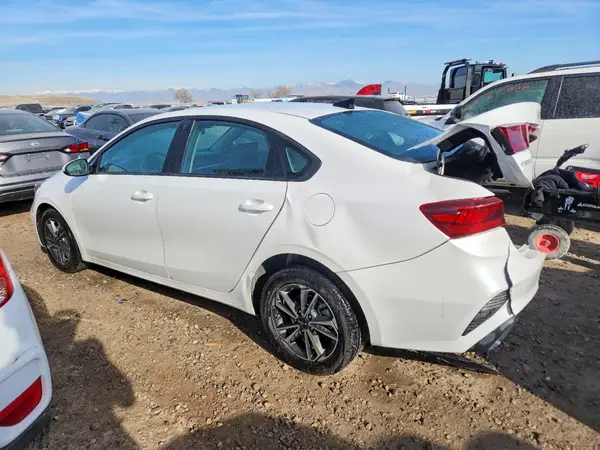 3KPF24AD7PE624764 2023 KIA FORTE - Image 2