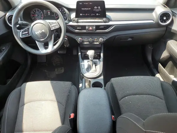 3KPF24AD7PE628541 2023 KIA FORTE - Image 8