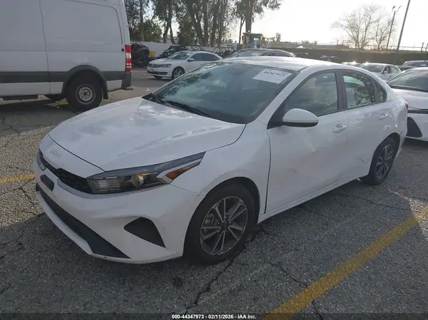 3KPF24AD7PE630287 2023 KIA FORTE - Image 2