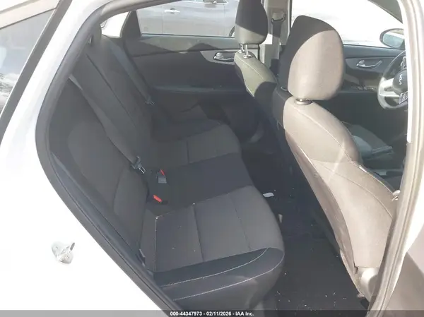 3KPF24AD7PE630287 2023 KIA FORTE - Image 8