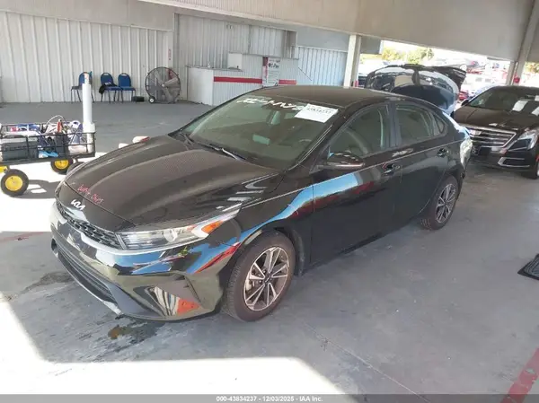 3KPF24AD7PE631407 2023 KIA FORTE - Image 2