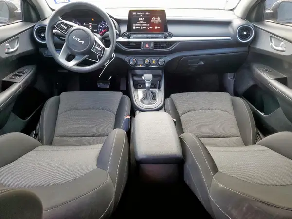 3KPF24AD7PE633786 2023 KIA FORTE - Image 8