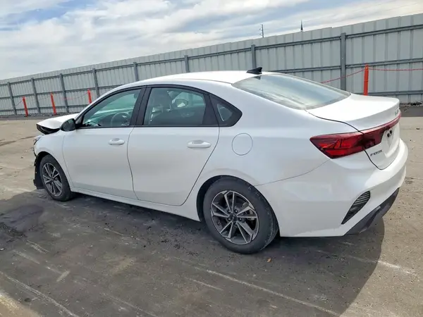 3KPF24AD7PE634713 2023 KIA FORTE - Image 2