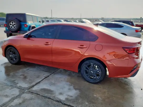 3KPF24AD7PE634856 2023 KIA FORTE - Image 2