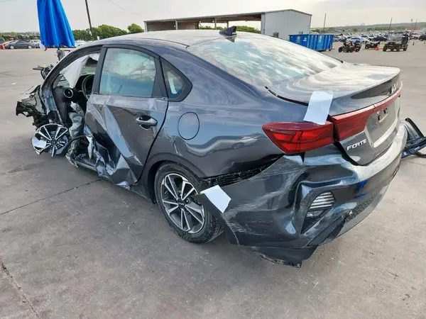 3KPF24AD7PE635845 2023 KIA FORTE - Image 2