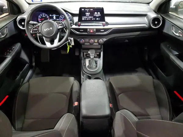 3KPF24AD7PE635957 2023 KIA FORTE - Image 8