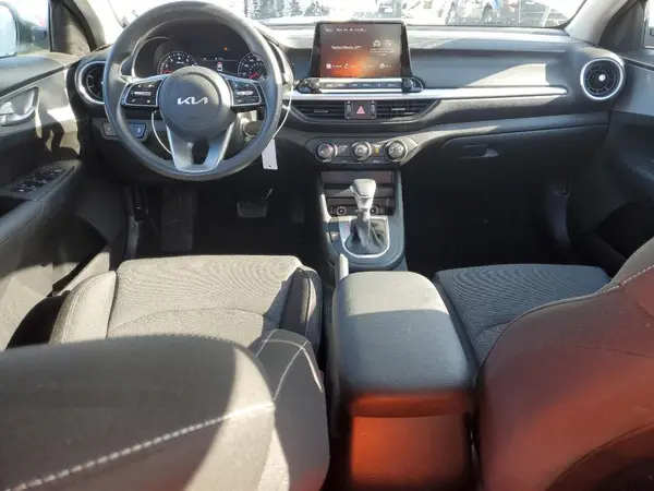 3KPF24AD7PE636302 2023 KIA FORTE - Image 8