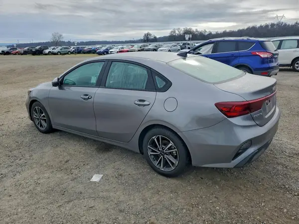 3KPF24AD7PE638258 2023 KIA FORTE - Image 2