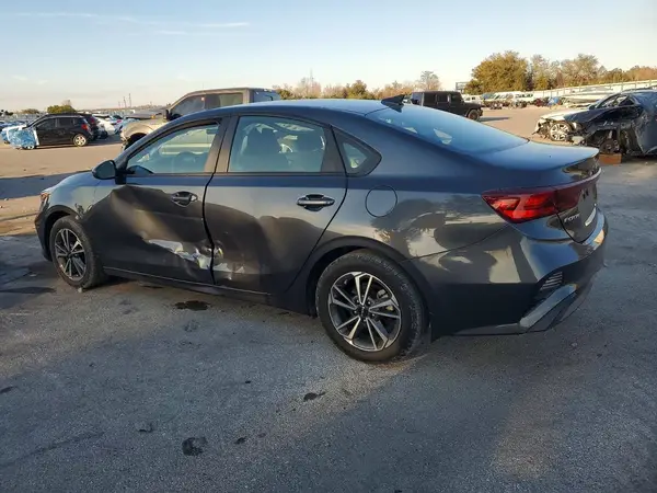 3KPF24AD7PE640463 2023 KIA FORTE - Image 2