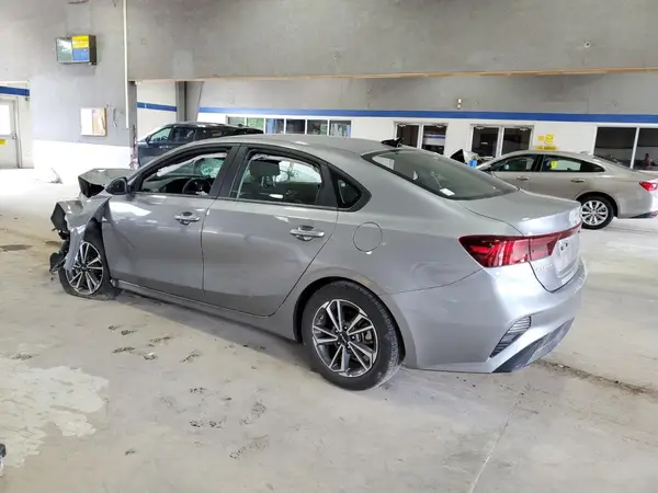 3KPF24AD7PE641631 2023 KIA FORTE - Image 2