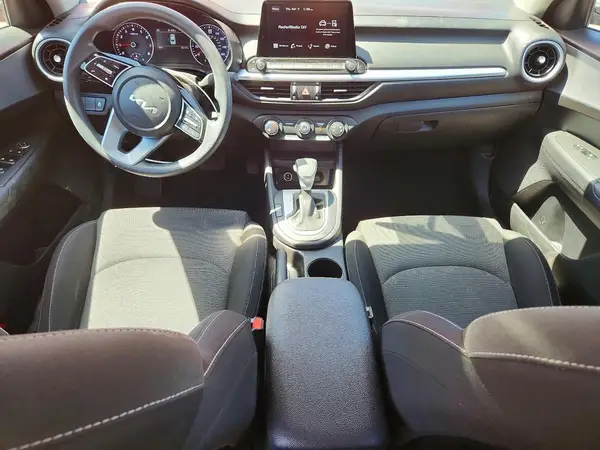 3KPF24AD7PE641676 2023 KIA FORTE - Image 8