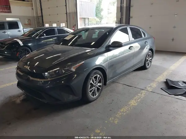 3KPF24AD7PE642634 2023 KIA FORTE - Image 2