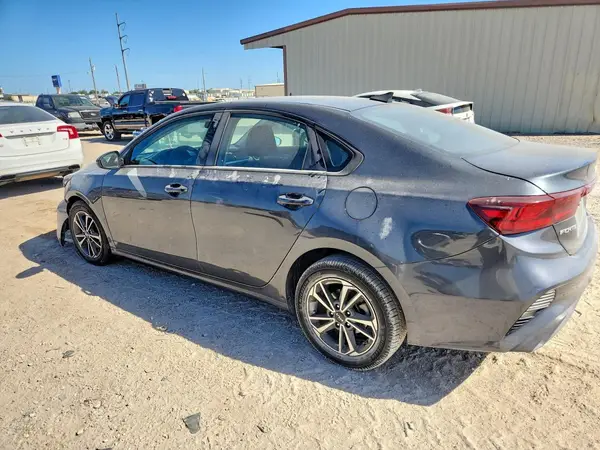 3KPF24AD7PE643346 2023 KIA FORTE - Image 2