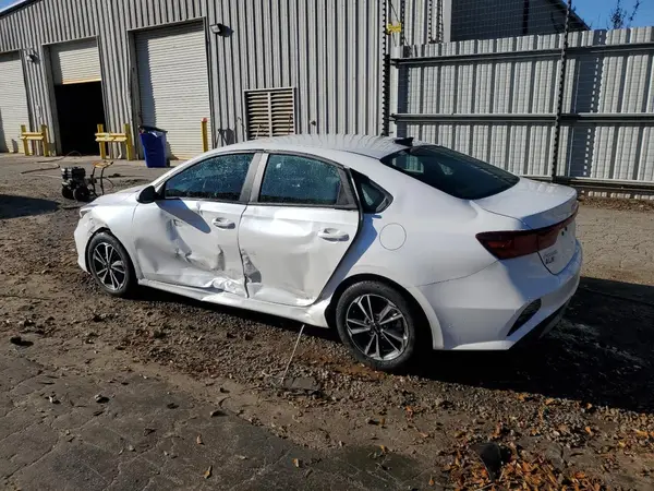 3KPF24AD7PE643637 2023 KIA FORTE - Image 2