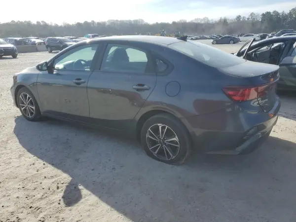 3KPF24AD7PE643704 2023 KIA FORTE - Image 2
