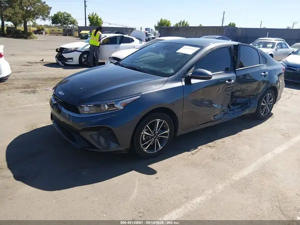 3KPF24AD7PE647610 2023 KIA FORTE - Image 2