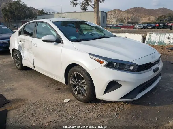 3KPF24AD7PE653570 2023 KIA FORTE - Image 1
