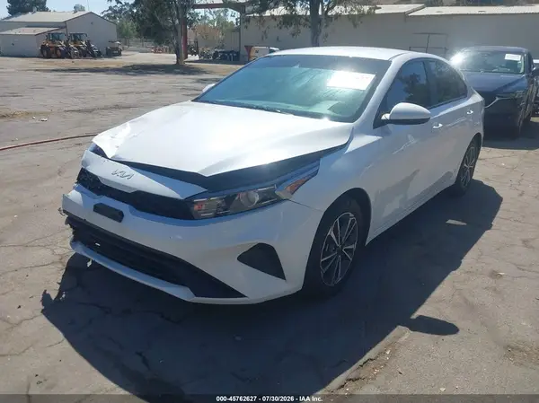 3KPF24AD7PE653696 2023 KIA FORTE - Image 2