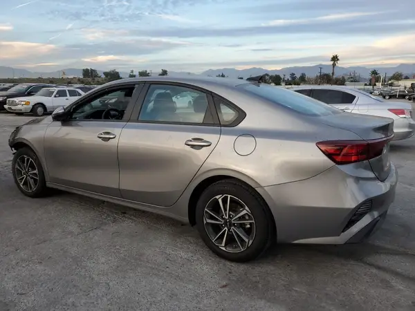 3KPF24AD7PE656372 2023 KIA FORTE - Image 2