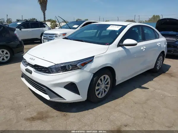 3KPF24AD7PE656677 2023 KIA FORTE - Image 2