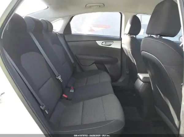 3KPF24AD7PE656677 2023 KIA FORTE - Image 8